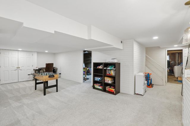 8049 Shade Tree Drive, West Chester, OH 45069