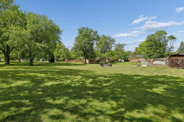 8049 Shade Tree Drive, West Chester, OH 45069