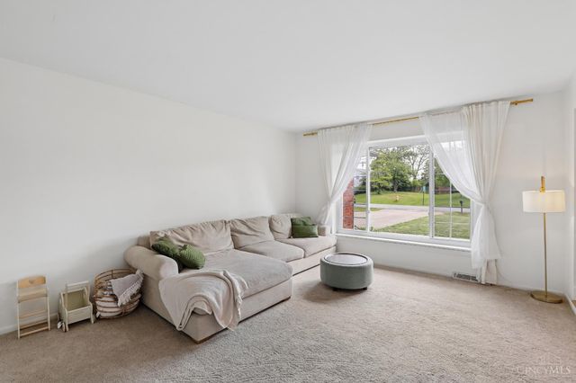 8049 Shade Tree Drive, West Chester, OH 45069