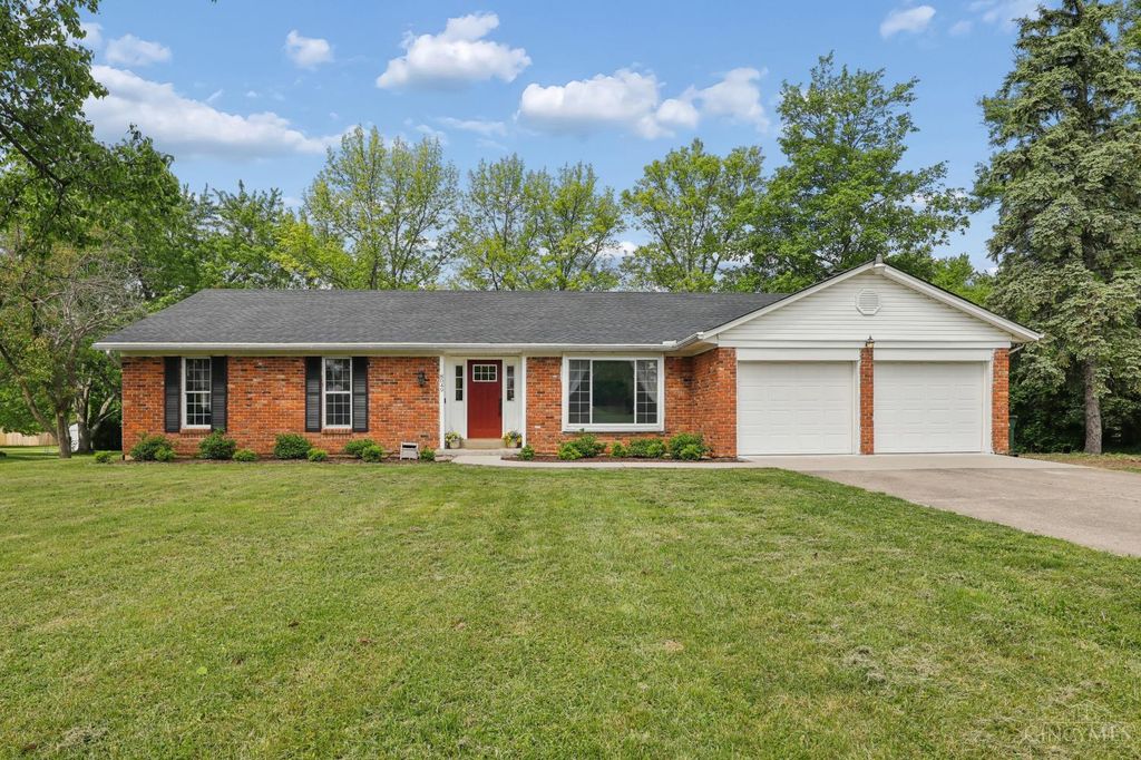 8049 Shade Tree Drive, West Chester, OH 45069