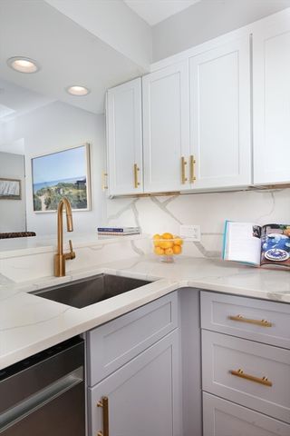 60 Gibson St 104, Boston, MA 02122