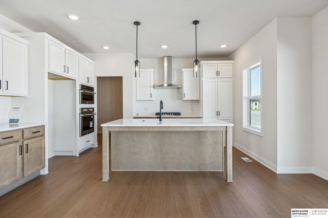 20808 Kansas Avenue, Elkhorn, NE 68022