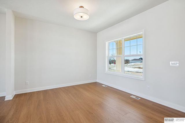 20808 Kansas Avenue, Elkhorn, NE 68022