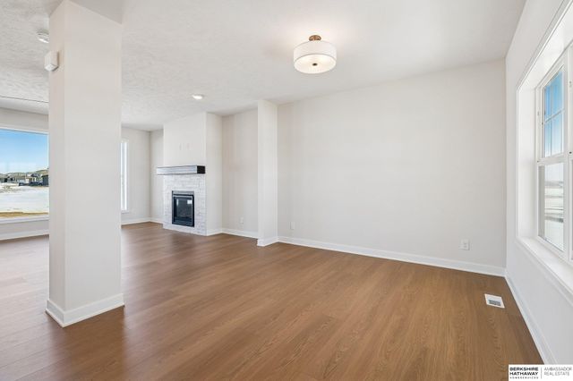 20808 Kansas Avenue, Elkhorn, NE 68022