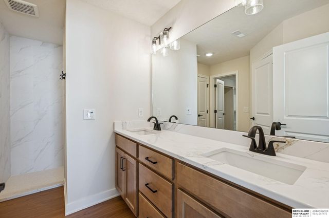 20808 Kansas Avenue, Elkhorn, NE 68022