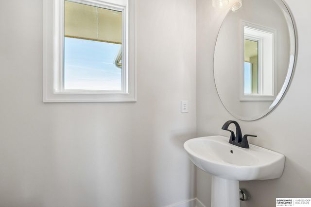 20808 Kansas Avenue, Elkhorn, NE 68022