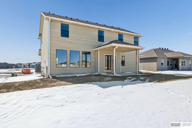 20808 Kansas Avenue, Elkhorn, NE 68022