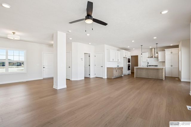 20808 Kansas Avenue, Elkhorn, NE 68022