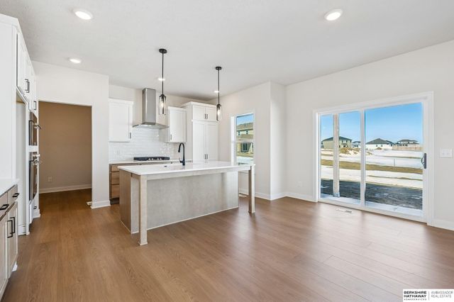 20808 Kansas Avenue, Elkhorn, NE 68022