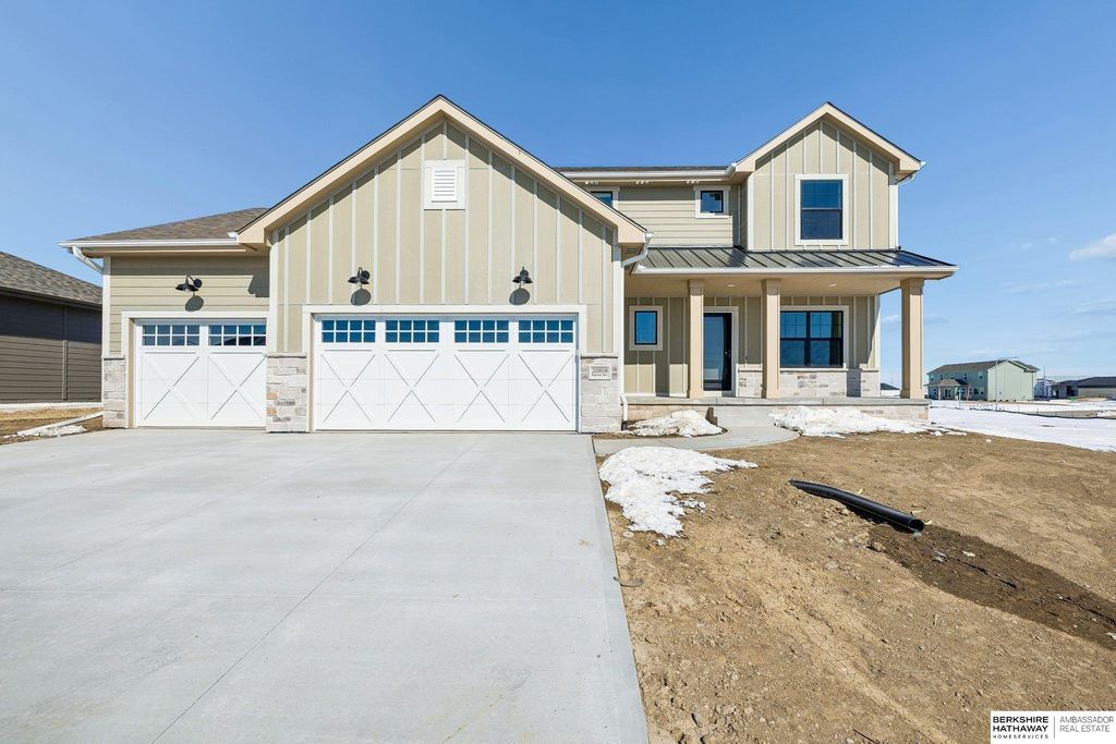 20808 Kansas Avenue, Elkhorn, NE 68022