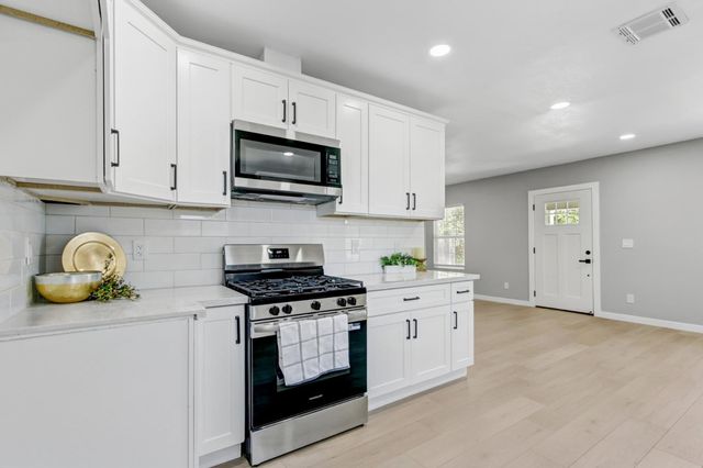 2820 26th Ave, Sacramento, CA 95820