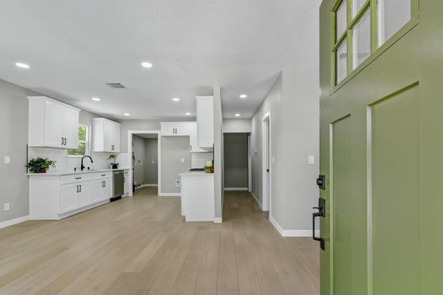 2820 26th Ave, Sacramento, CA 95820