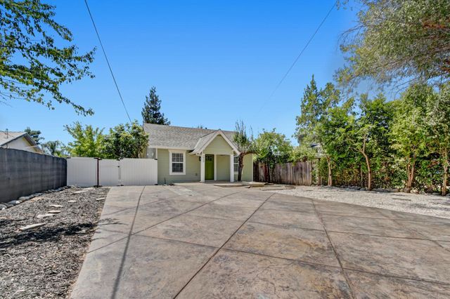 2820 26th Ave, Sacramento, CA 95820