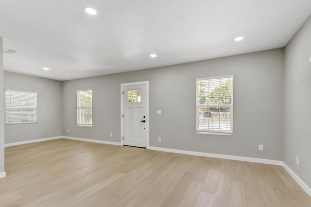 2820 26th Ave, Sacramento, CA 95820