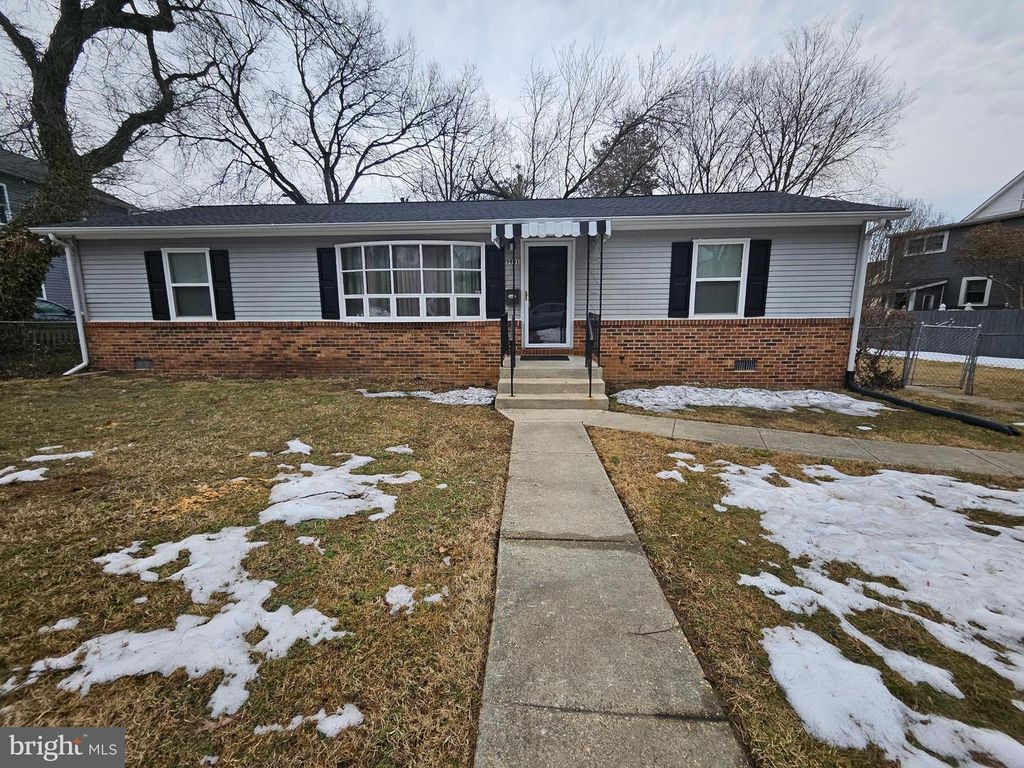 5901 HARRISON AVE, Riverdale, MD 20737