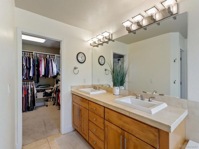 6568 S Telluride St, Aurora, CO 80016