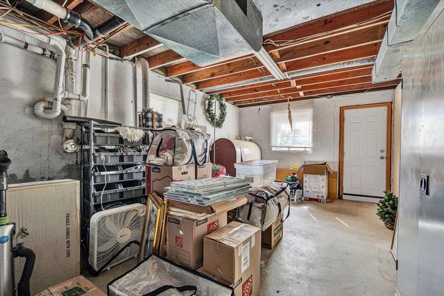 40 Fairfield LN, Troutville, VA 24175