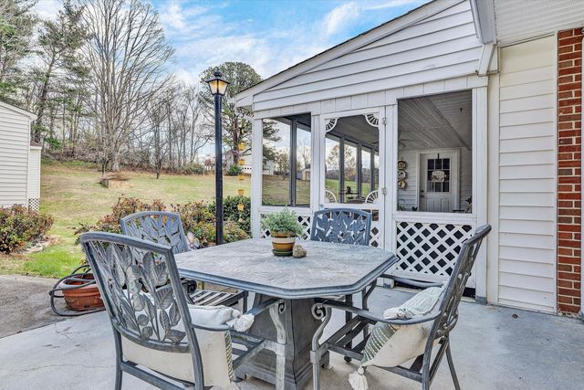 40 Fairfield LN, Troutville, VA 24175