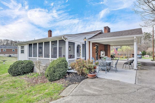 40 Fairfield LN, Troutville, VA 24175