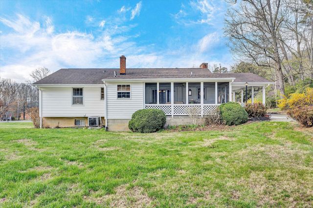 40 Fairfield LN, Troutville, VA 24175