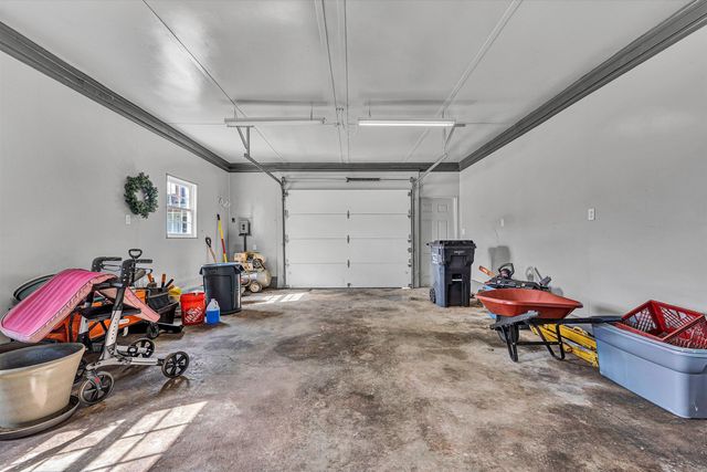 40 Fairfield LN, Troutville, VA 24175