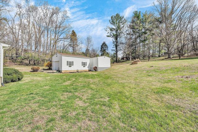 40 Fairfield LN, Troutville, VA 24175