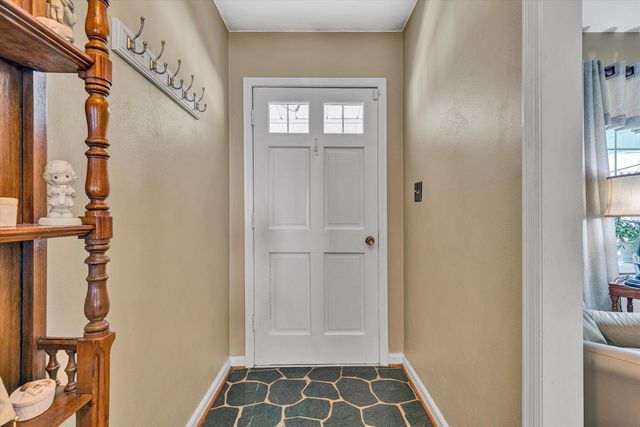 40 Fairfield LN, Troutville, VA 24175