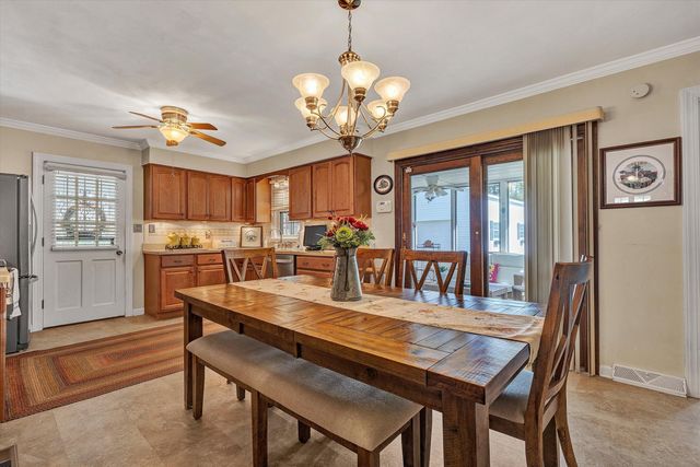 40 Fairfield LN, Troutville, VA 24175