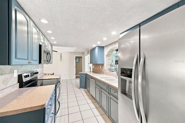 2069 KINGFISHER DRIVE, Palm Harbor, FL 34683