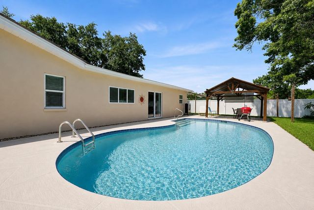 2069 KINGFISHER DRIVE, Palm Harbor, FL 34683