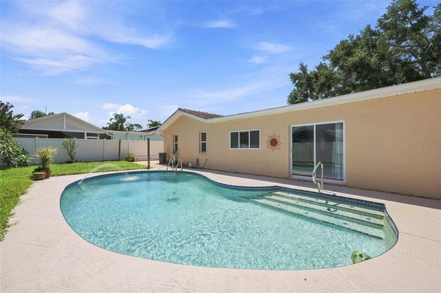 2069 KINGFISHER DRIVE, Palm Harbor, FL 34683