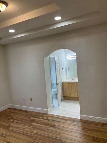 6639 Hidden Cove Drive 4-7, Davie, FL 33314