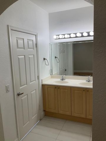 6639 Hidden Cove Drive 4-7, Davie, FL 33314