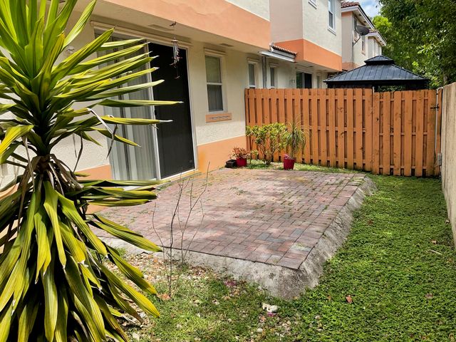 6639 Hidden Cove Drive 4-7, Davie, FL 33314
