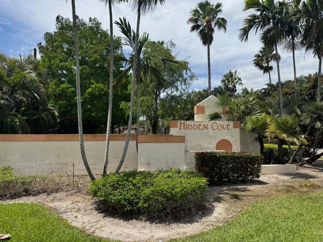 6639 Hidden Cove Drive 4-7, Davie, FL 33314