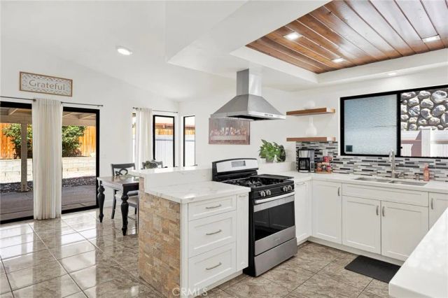12400 Emeraldstone Dr., Victorville, CA 92392