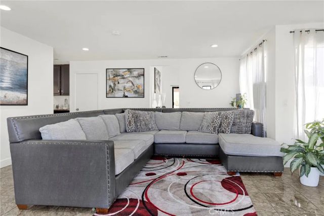 12400 Emeraldstone Dr., Victorville, CA 92392