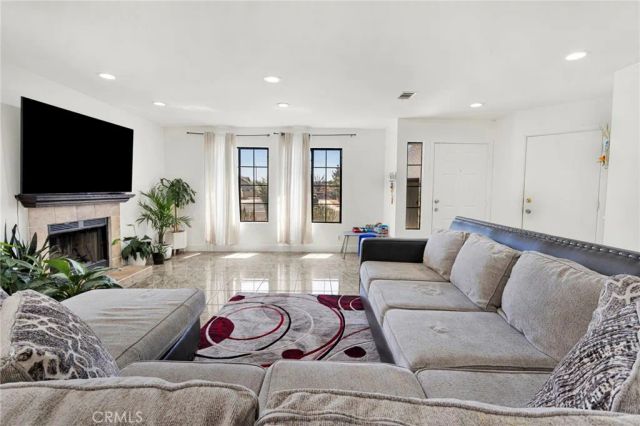 12400 Emeraldstone Dr., Victorville, CA 92392