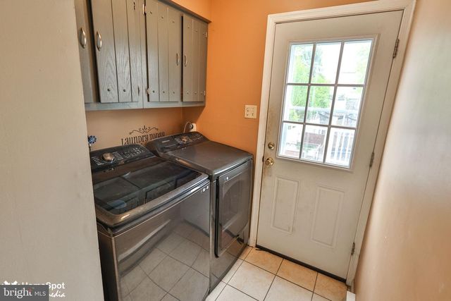 411 E OXFORD ST, Coopersburg, PA 18036