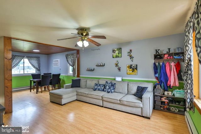 411 E OXFORD ST, Coopersburg, PA 18036
