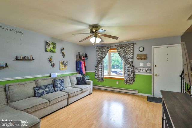 411 E OXFORD ST, Coopersburg, PA 18036