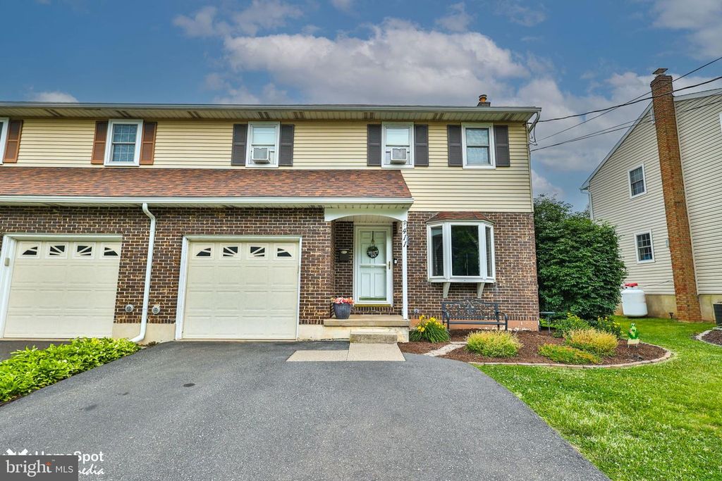 411 E OXFORD ST, Coopersburg, PA 18036