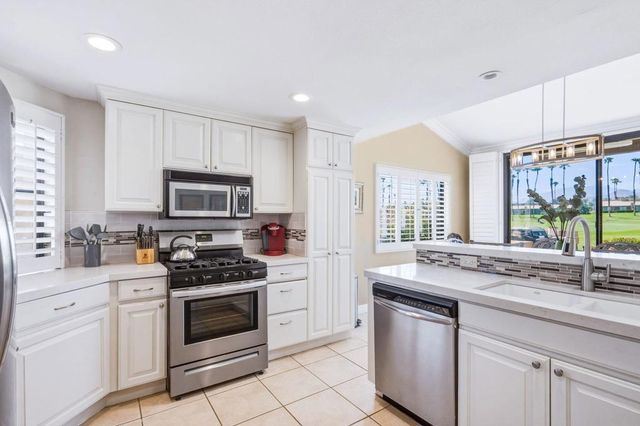 76761 Chrysanthemum Way, Palm Desert, CA 92211