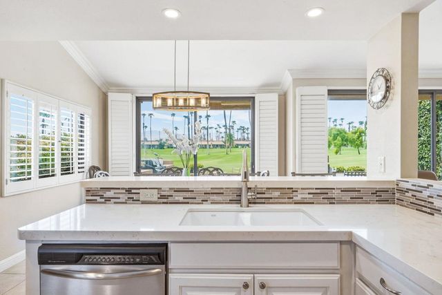 76761 Chrysanthemum Way, Palm Desert, CA 92211