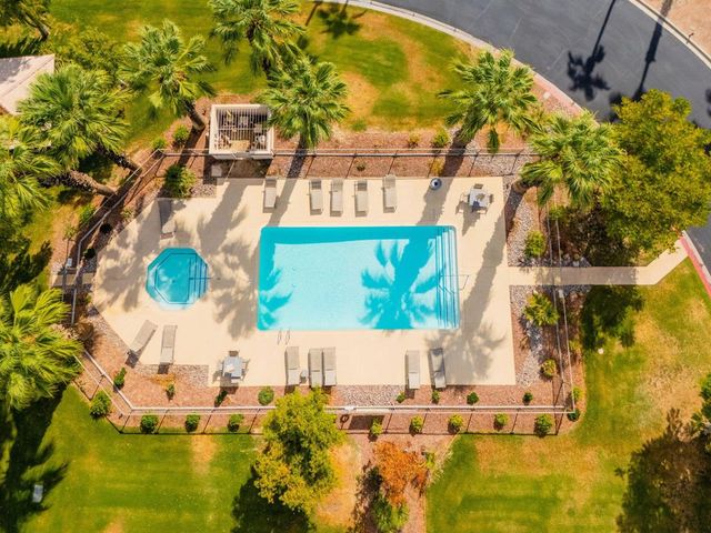 76761 Chrysanthemum Way, Palm Desert, CA 92211