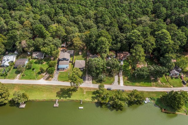 1745 E Pine Lake Circle, Conroe, TX 77316