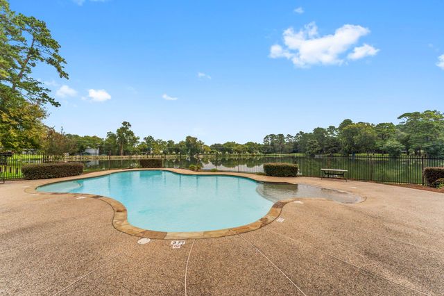 1745 E Pine Lake Circle, Conroe, TX 77316