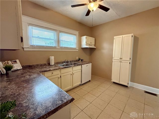 215 Aberdeen Drive, Middletown, OH 45042