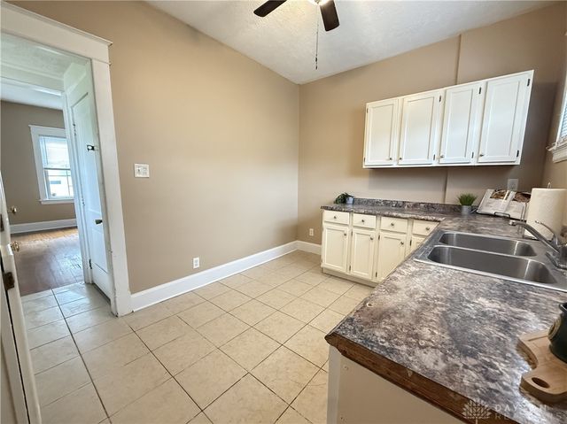 215 Aberdeen Drive, Middletown, OH 45042