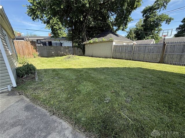 215 Aberdeen Drive, Middletown, OH 45042